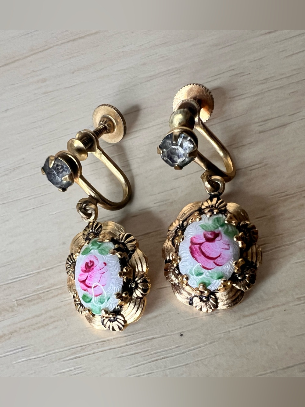 VTG 1950s Guilloche Enamel Rose  Screw Back Earrings Gold Tone